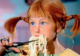 Pippi isst Spaghetti mit der Schere als Postkarten-Motiv