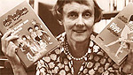Astrid Lindgren mit ihren Büchern